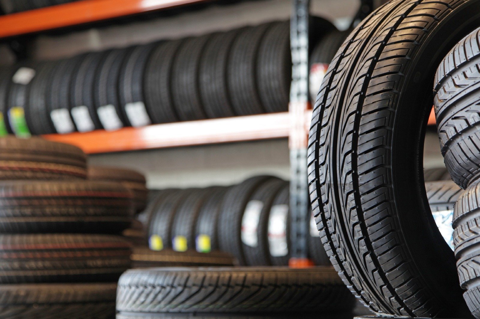 Store Tyres