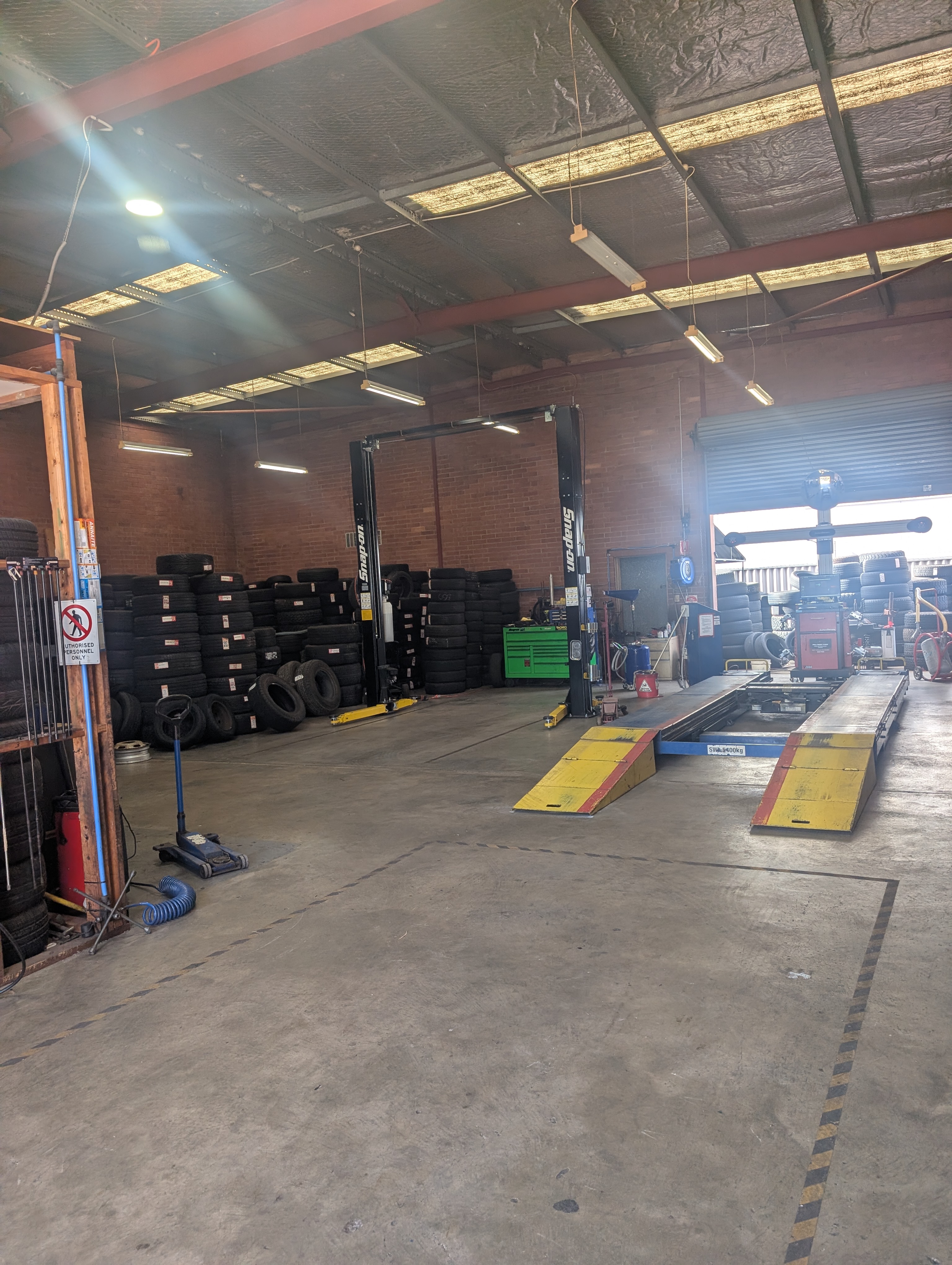 ROLL RIGHT TYRES Balcatta